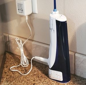 Water Pik Water Flosser, Like New Never Used.